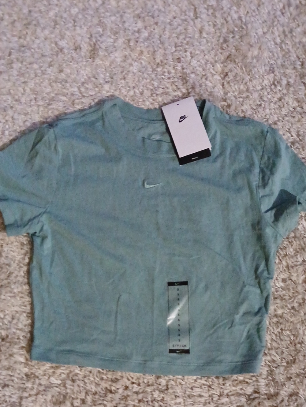 NWT NIKE CROP TOP